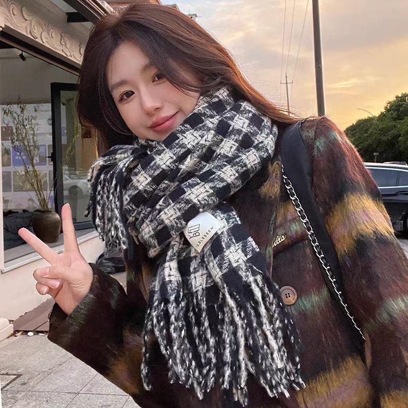 New Hoop Yarn Autumn and Winter Plaid Tassel Scarf Shawl Fashionable Senior Women Korean Style Thickened and Warm