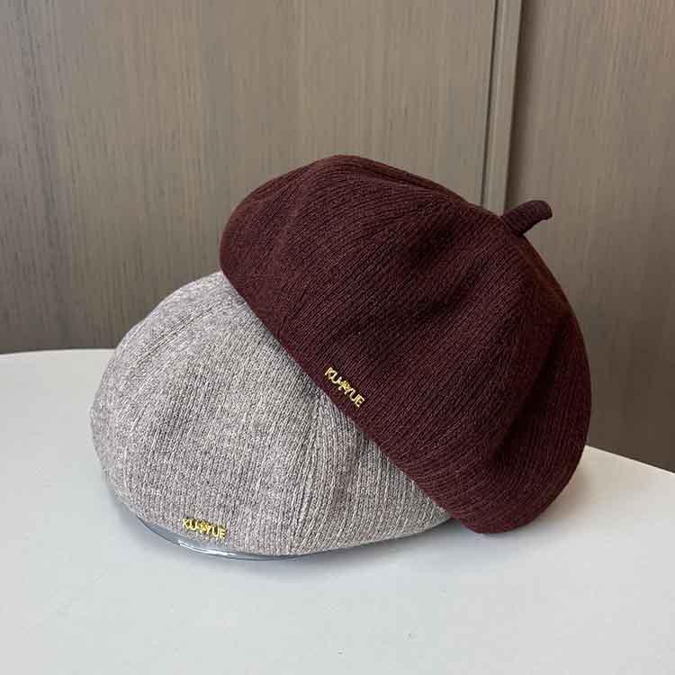 Metal Letter Mark Beret Female Versatile Face Small Bud Hat Casual Literary And Artistic Painter Hat