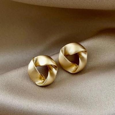 Twisted Metal Irregular Stud Earrings, Smooth Cold Wind Earrings, Fashionable Circle Earrings