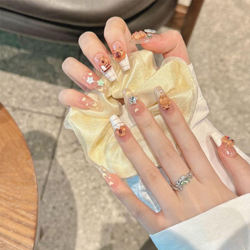 Inlandischer Heißverkauf Süße Nagelkunst, Süßer und Niedlicher Cartoon Französischer Stern Kapibara Lang tragendes Nagelstück