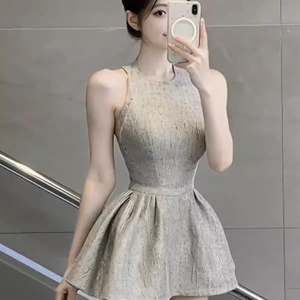 2026 Summer Chic Sleeveless Halter Mini Dress with Puffy Skirt