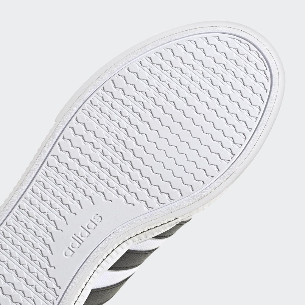 Adidas DAILY Footwear Size 3.0 M, White/Core Black/Footwear White, 26.0CM