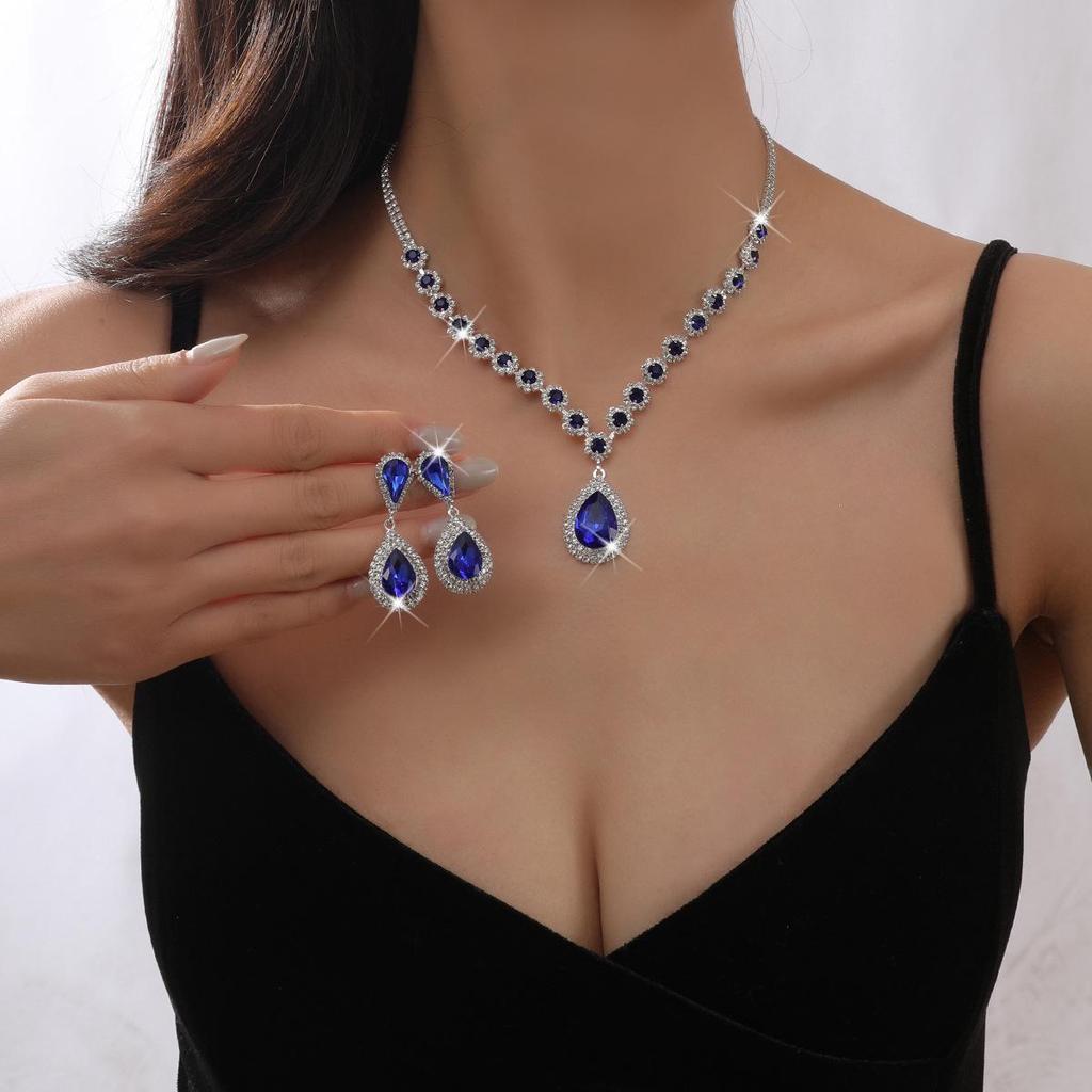 Exclusive Women's Rhinestone Jewelry Set: Necklace, Ring, Earrings