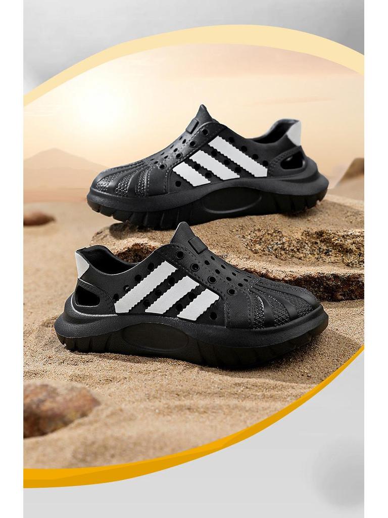 Unisex Kids' Crocs-Style Beach Sandals: Breathable, Non-Slip, Waterproof, Quick-Drying, Soft Sole, Closed-Toe, Perfect for Summer Outdoor Wear.