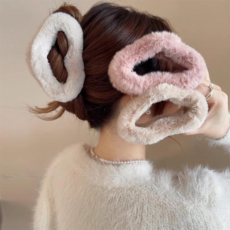 Plush Faux Rabbit Fur Crab Large Hair Claws Clips Women Girls Cloud Ponytail Hair Clamps Barrettes Clips Hair Accessories Winte