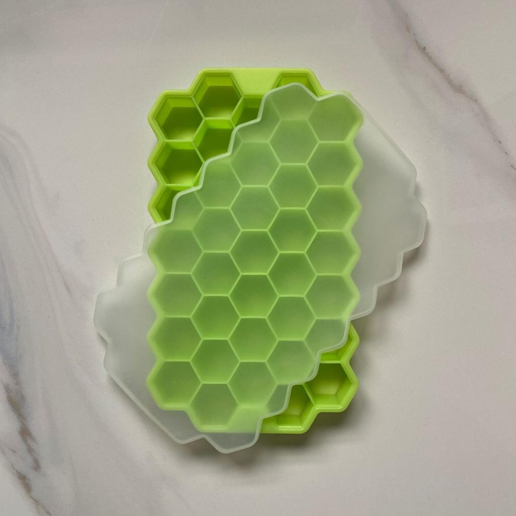 1pc Stackable Silicone Ice Cube Trays With Lid - 37 Cubes For Chilled Drinks Whiskey & Cocktails - Flexible And Safe