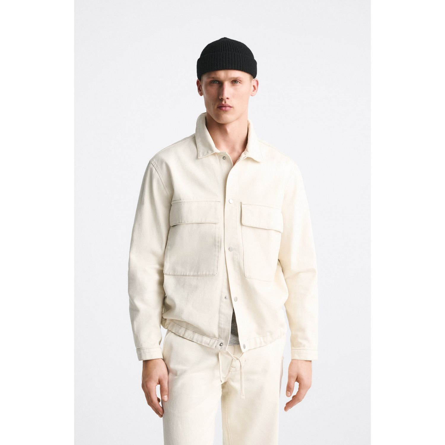 

OVERSHIRT WITH CONTRAST TOPSTITCHING