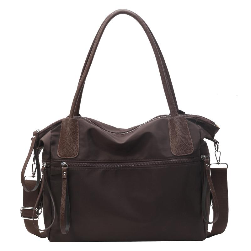 Men's large capacity handbag, black shoulder bag, zipper closure, diagonal travel bag, fitness bag