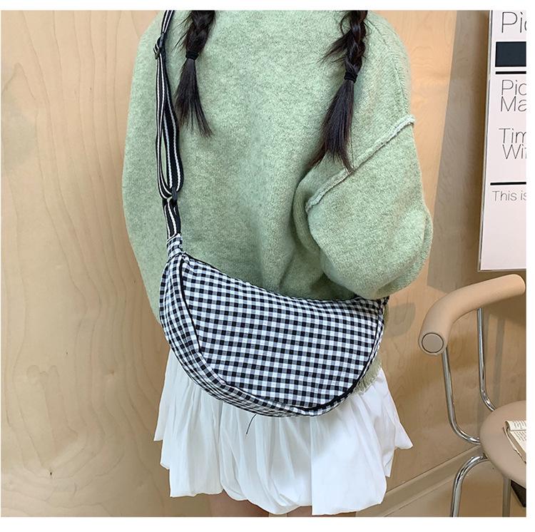 Retro Plaid Women's Dumpling Crossbody Handbag