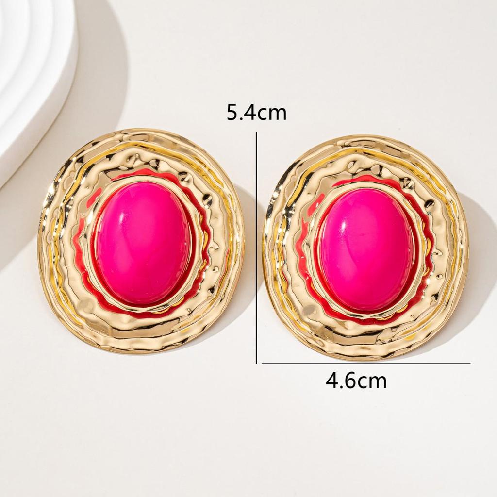 Elegant Oval Pearl Earrings: Light Luxury Design for Women
