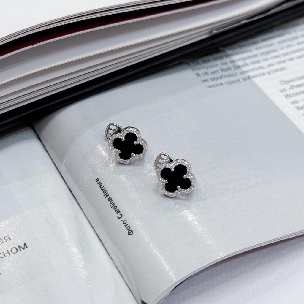 Серебряные серьги с натуральным ониксом, фианитами (60002100)