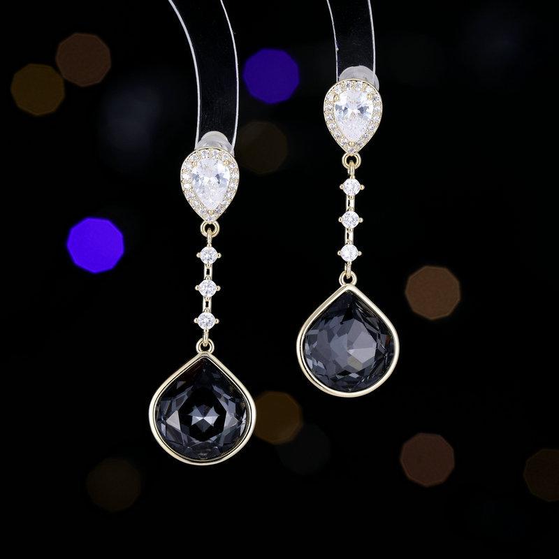 

2024 Dongdaemun новые серьги нишевого класса средней и большой длины с измененным лицом капли воды кристалл серьги