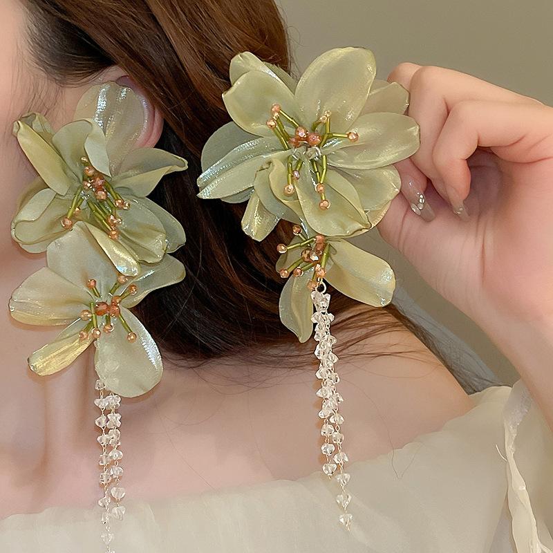 Silver needle chiffon flower fringed stud earrings sweet Mori dopamine earrings niche trend versatile earrings fashion women