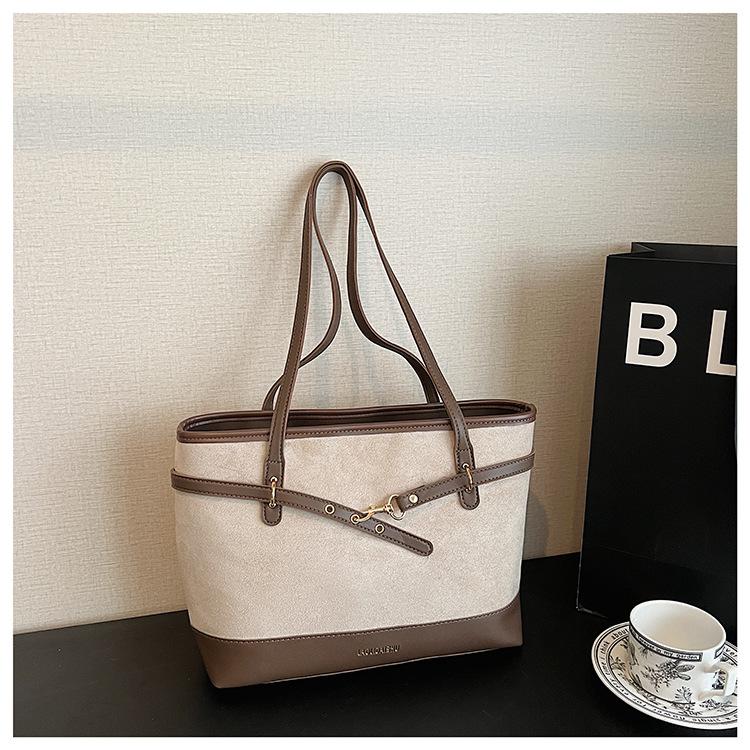 

Suede 2025 new large-capacity bag women s fashion commuting versatile high-end handbag simple shoulder bag бежевий