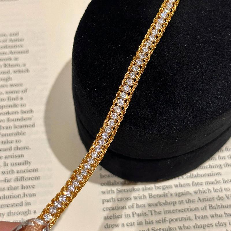 New in silver  Hollow out dazzling Diamond bracelet for women High Quality Light Luxury Shining Chain bangles Fashion