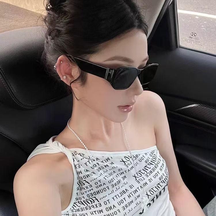 Chic Curved Lens Cat Eye Sunglasses: Unisex Cool Street Style