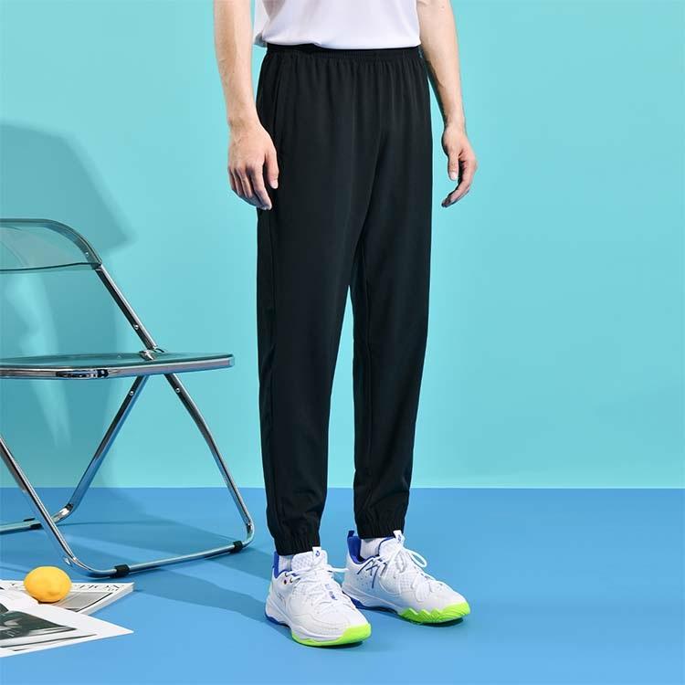 Li Ning Solid Color Elastic Waist Moisture Wicking Quick Dry Breathable Cuffed Knitted Sports Pants Unisex pants Black AYKS419-1