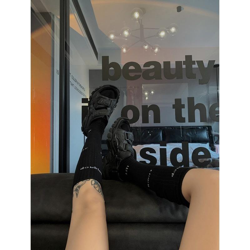 Patchwork Trendy Loose-fitting Socks for Women, Long Cylindrical Black and White Letter-shaped Calf Socks