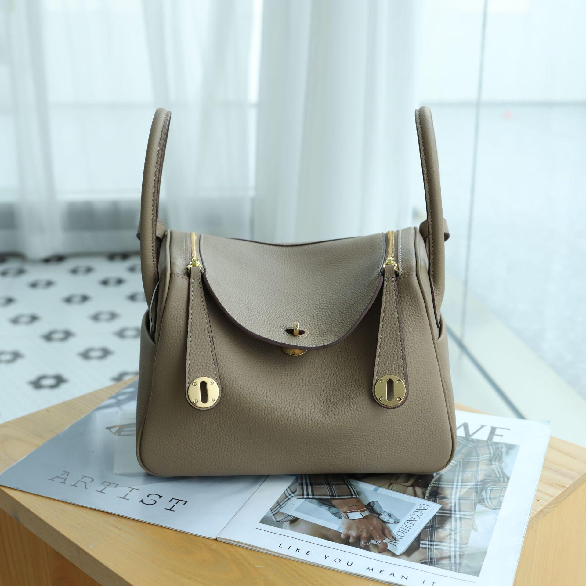 

2025 Women s Genuine Leather Lindy 26 Bag - Gold Buckle, Handheld, Crossbody & Shoulder Options. 26L x 15W x 18H CM