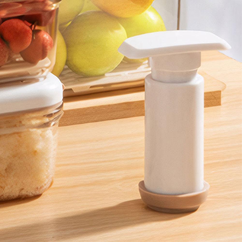 Food Vacuum Storage Box with Vacuum Pump Fridge Organizer with Removable Drain Plate Kitchen Storage Box for Vegetable and Fruit