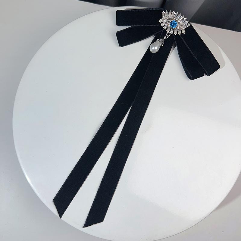 

Elegant Velvet Bow Brooches for Women Eye Rhinestones Pearl Badge College Style Shirt Collar Pins Fashion Jewelry Accessories чёрный