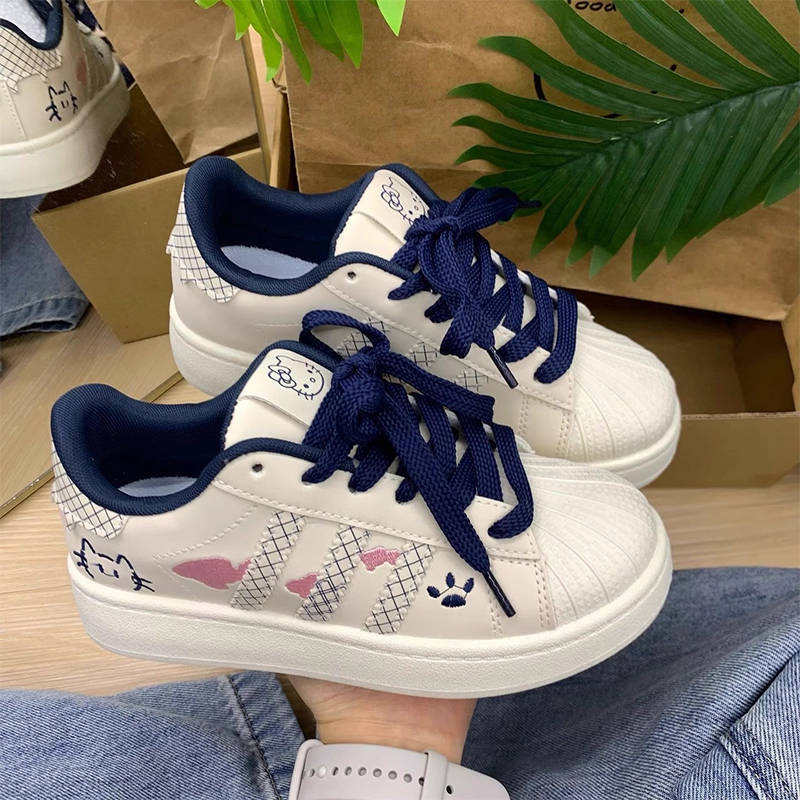 

Оригинальные хаки кеды HelloKitty ins Высокая ценность Повседневная обувь Студенческая вечеринка Японские универсальные кеды для скейтборда 40 синий