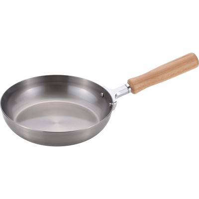 Wahei Freiz Tsubame Sanjo Železná panvica 18 cm Kompatibilná s indukciou Plynová Malá Mini Pražené vajce Omeleta Drevená rukoväť Kompatibilná s indukciou Plynová Vyrobené v Japonsku Chitose