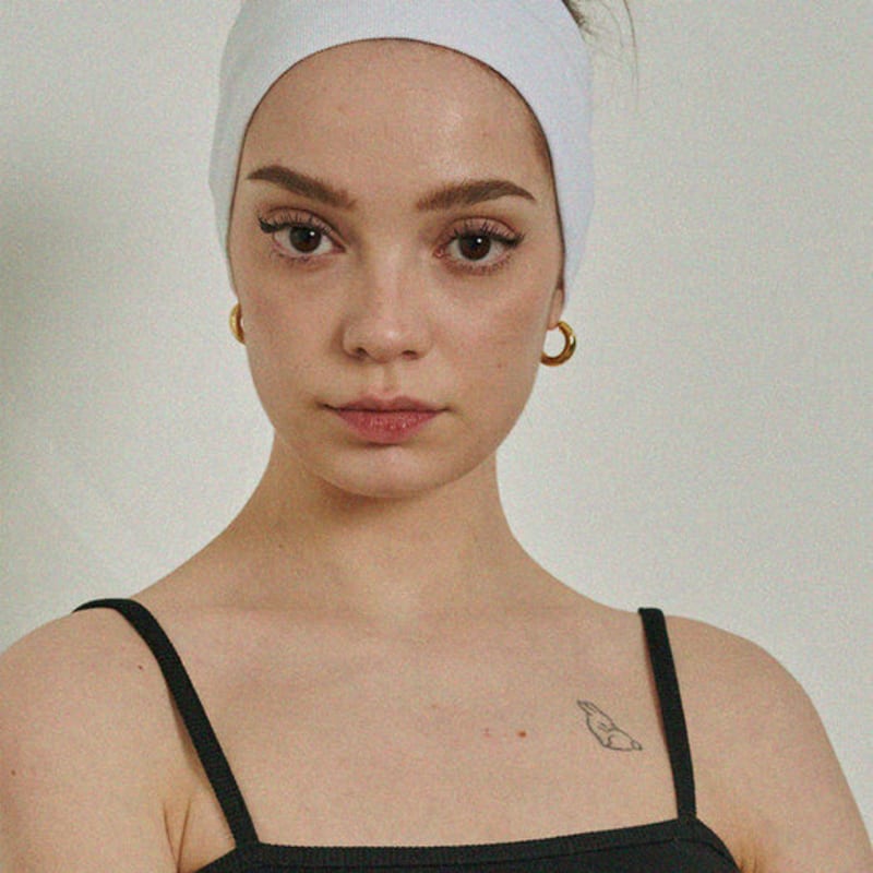 

Повязка на голову с логотипом INJIACTIVE белая Free