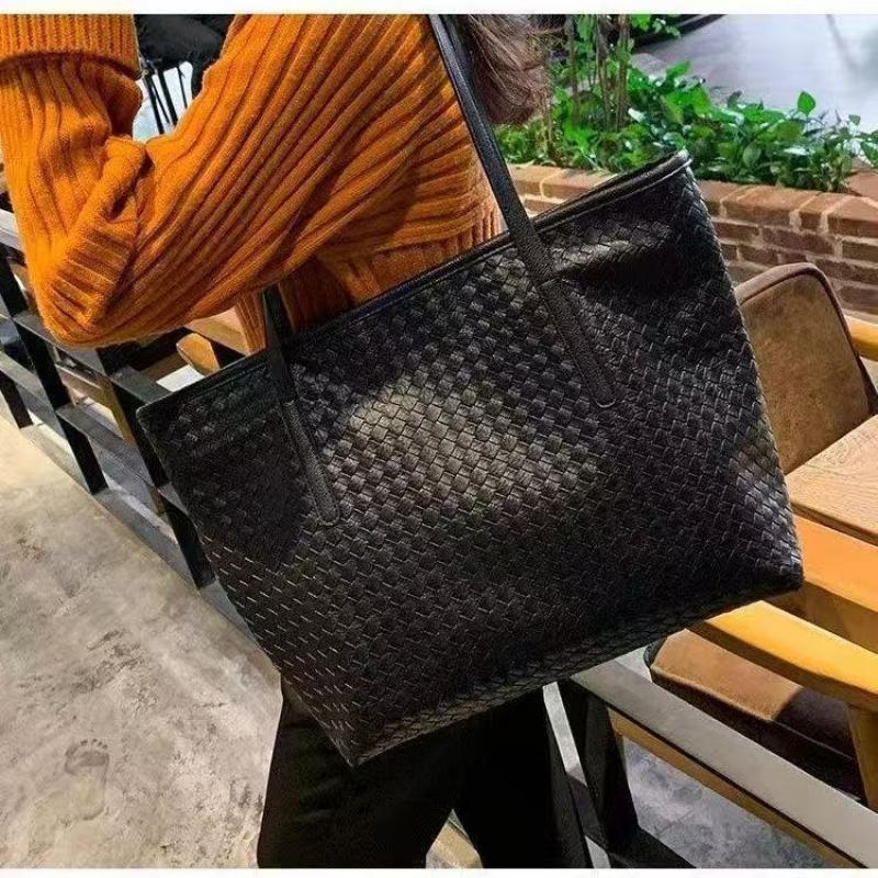 Spring Summer New Fashion Woven Shoulder Handbag Large Tote Bag for Women Crossbody Bag Casual Work Travel