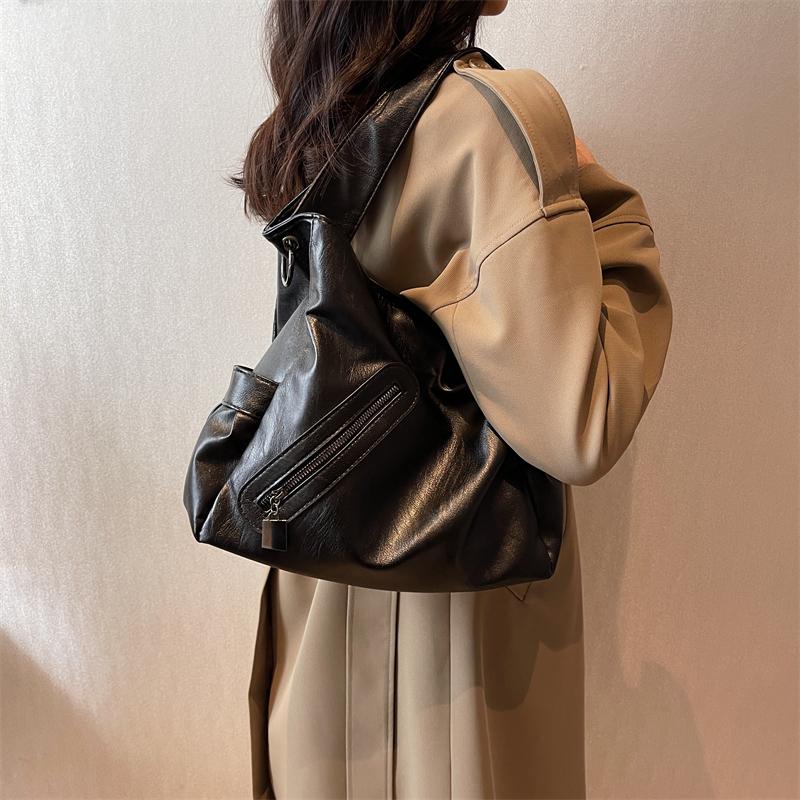 Retro Women's PU Leather Handbag Large Capacity Shoulder Bags Ladies Soft Leather Crossbody Bags for Daily Commute Work Shopping and Weekend Outings