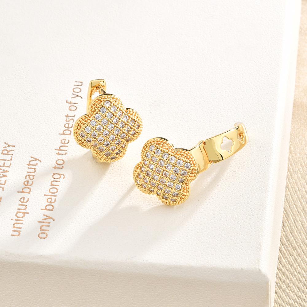 Exquisite Four-Leaf Clover Stud Earrings Micro-Paved Zircon Gold Plated Lucky Ear Buckles for Women