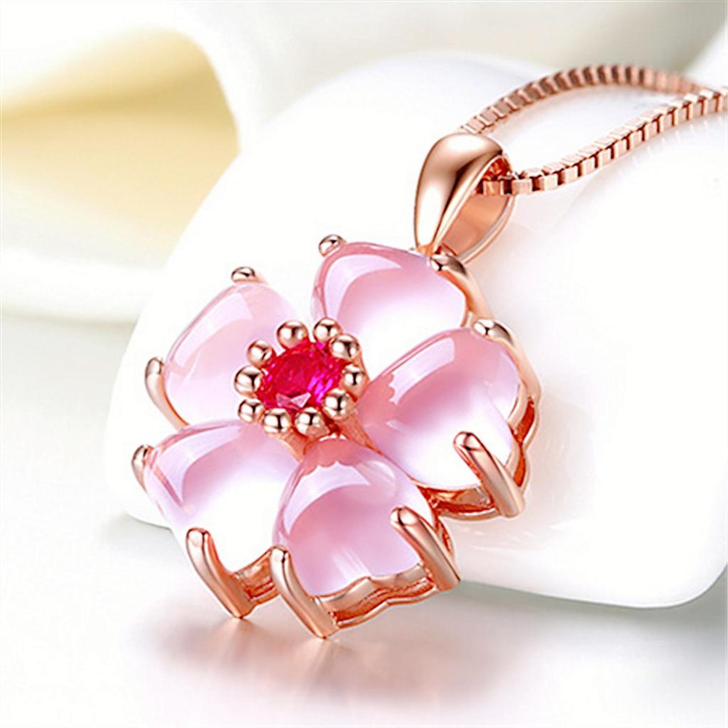 Herzförmiger Rosenquarz-Anhänger mit Pfirsichblüten und rosa Diamanten
