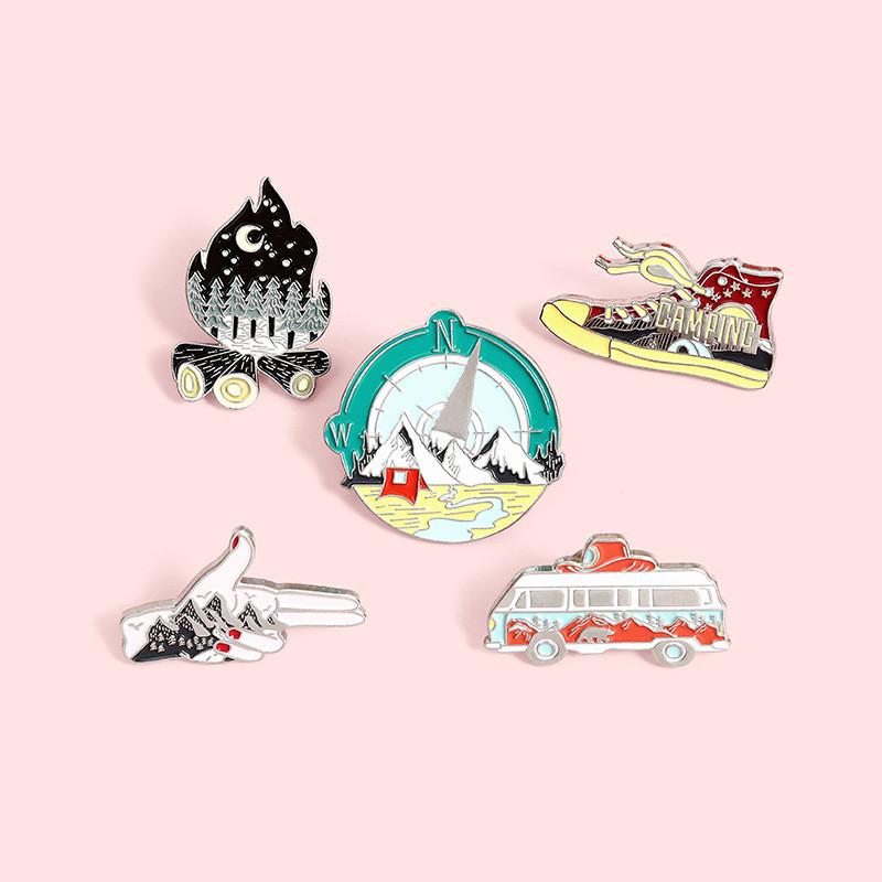 Shoes Artistic Canvas Bus Brooch Colorful Enamel Pin For Eyecatching Accessories Fashion