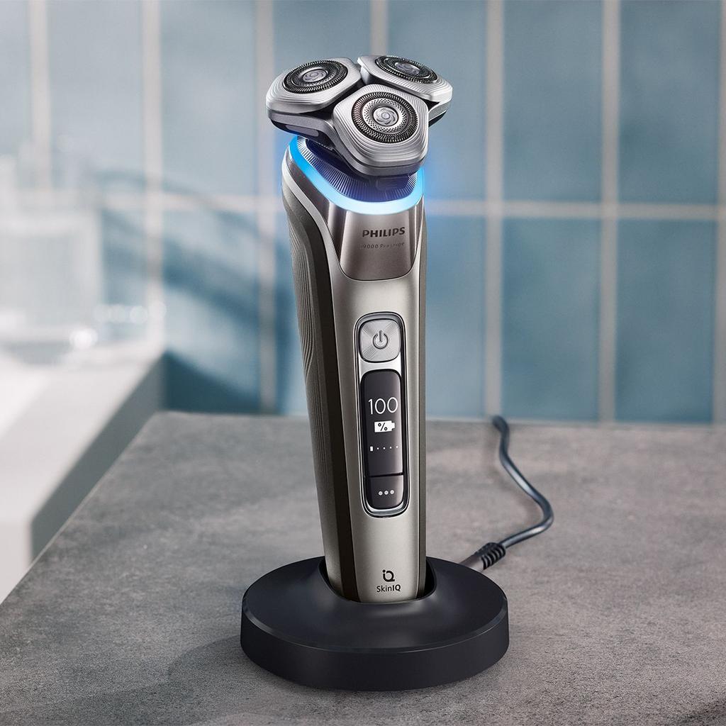 i9000 Series Prestige Electric Shaver Gold Oyster XP9203/32