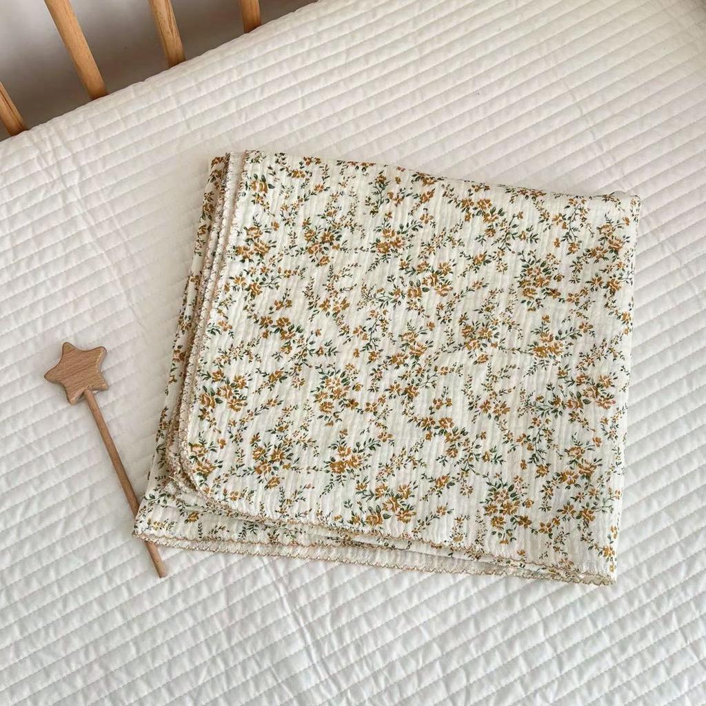 110*130cm Baby Musselintuch Gaze Dünne Steppdecke Blumendruck Doppellagige Baumwoll-Puckdecke Kinderwagenabdeckung Kinderbettwäsche