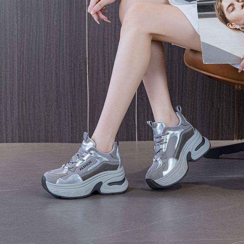 Dicke Plateauschuhe zur Höherstellung für Damen, neue lässige Sportschuhe für Frühling und Herbst, vielseitig, atmungsaktiv und für schmale Füße