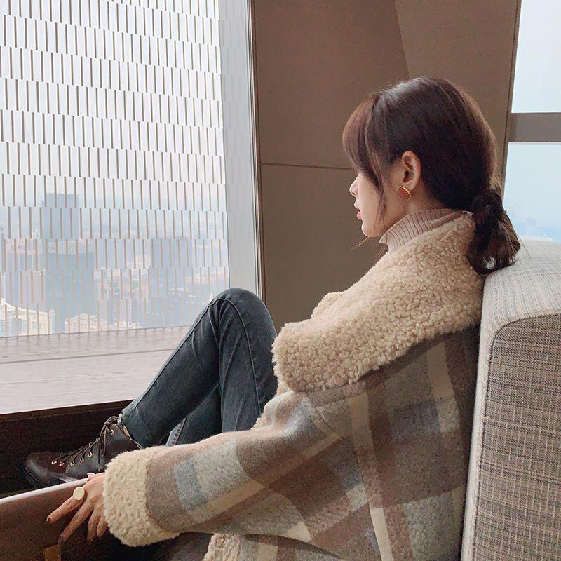 2025 Trendy Women's Plaid Lambswool Coat for Autumn/Winter - Thick, Cozy Outerwear