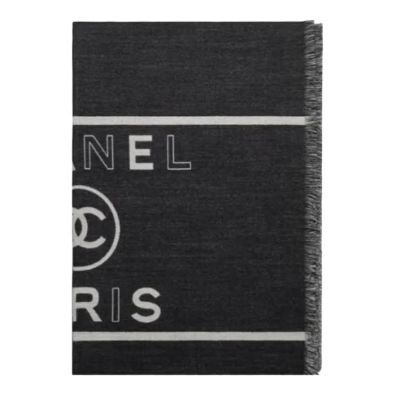

CHANEL [25P Spring and Summer] Letter Logo - Velvet Scarf Unisex Couple Style Black чорний