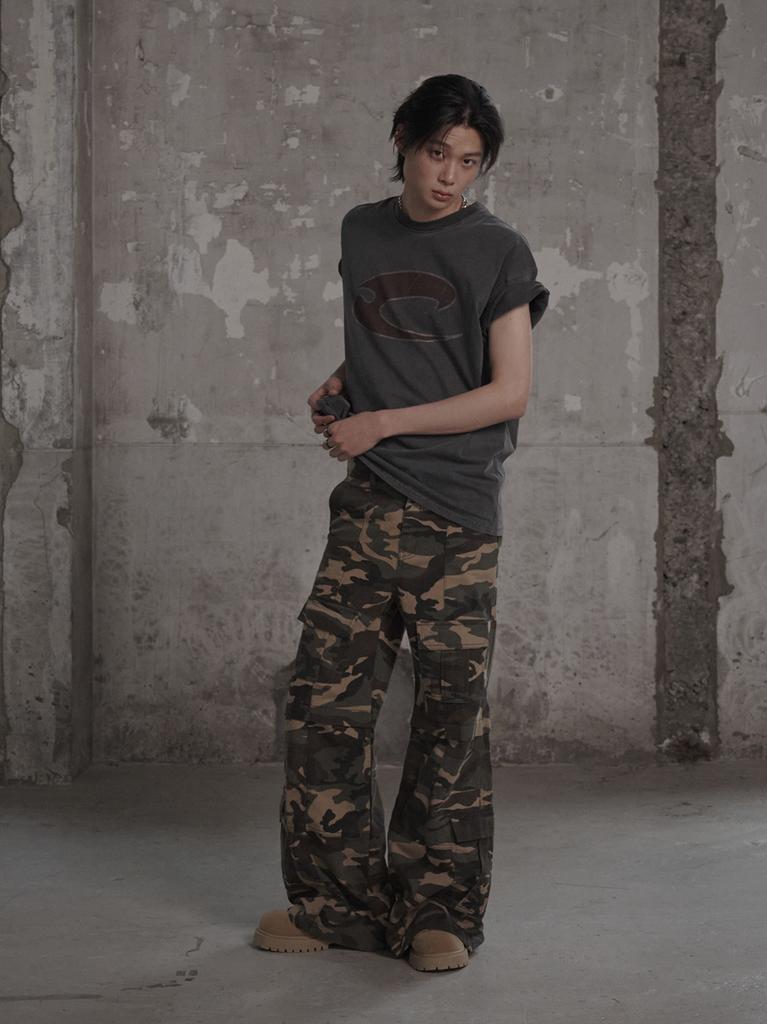 LERENNE Multi Pocket Cargo Flare Camo Pants - Camo