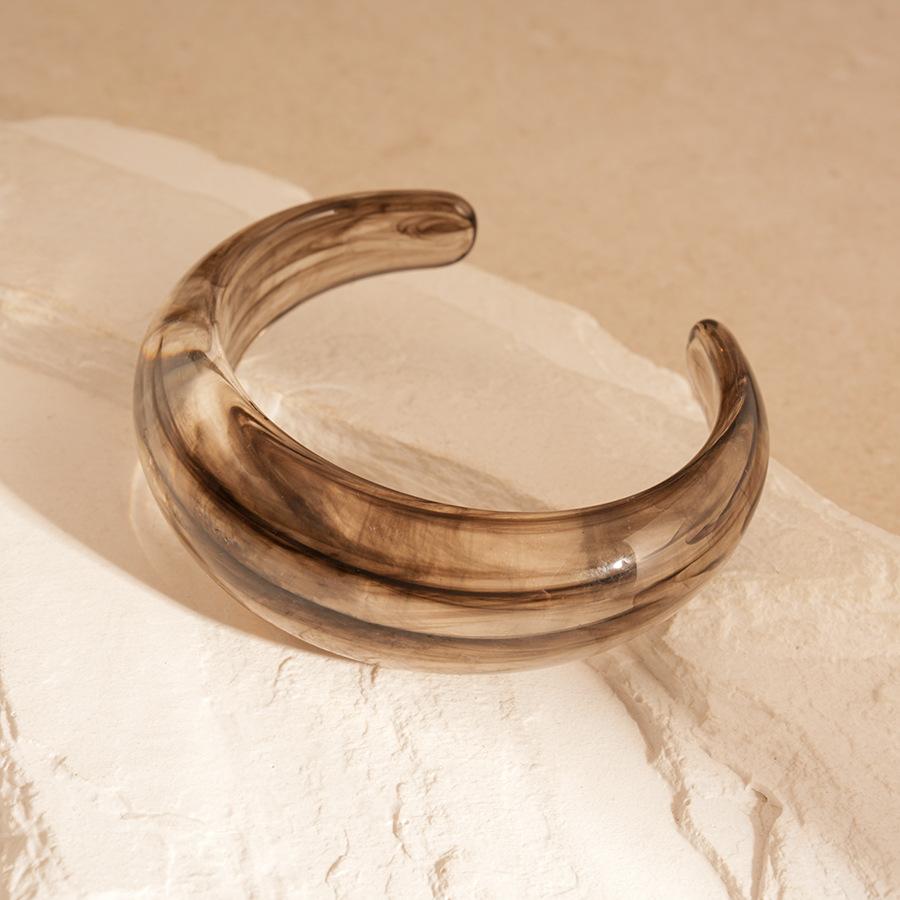 Fashionable Exaggerate Wide Resin Bracelets Chunky Metal Bracelet Jewelry Autumn Winter Vintage Bangle For Women