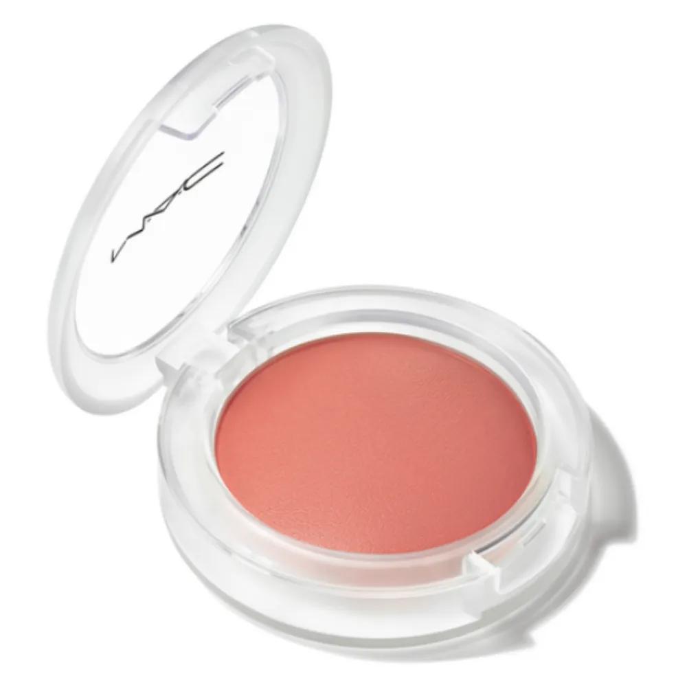 MAC Blush Glow Play Cushion Blush That s Peach