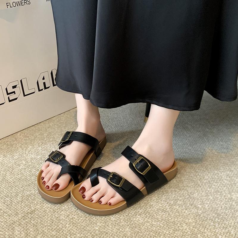 

Niche high-end sandals temperament Japanese flat-bottomed one-word slippers fattened and widened women s shoes 35 чёрный