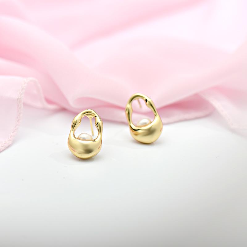 Retro Irregular Freshwater Pearl Stud Earrings with S925 Silver Needle - High-Grade and Versatile Design.