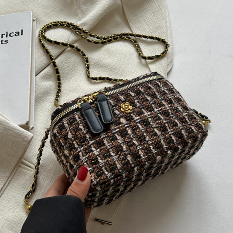 Small Bag Women's New Fashion Knitted Chain Messenger Bag Mini Bag