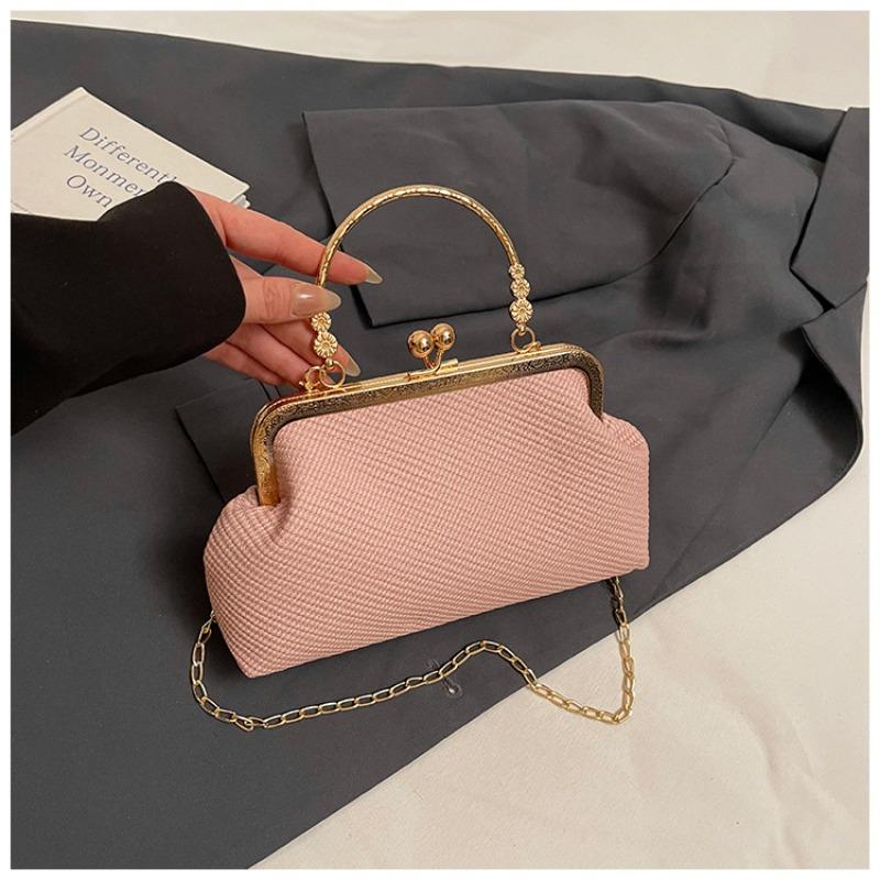 Fashion Chain Dinner Bag Summer New Retro Simple Shoulder Shell Bag Casual Messenger Bag Clip Bag