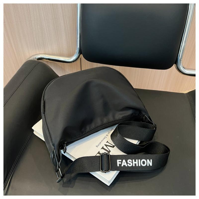 Ladies Slouchy Crescent Bag Niche Minimalist Crossbody Dumpling Bag Sport Casual Large Capacity Single Shoulder Bag