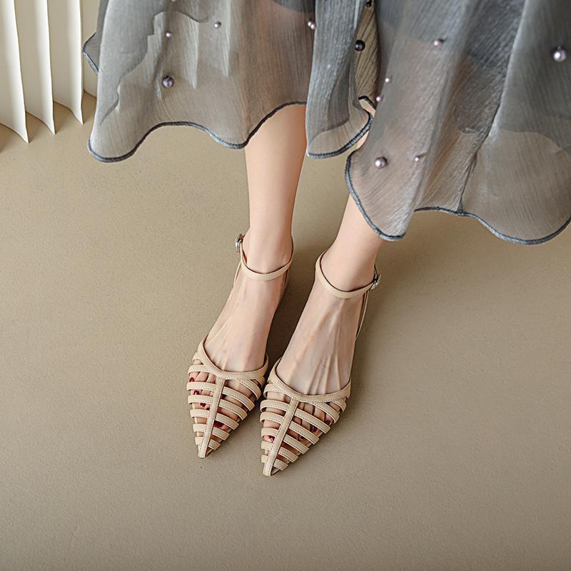 2025 spring and summer new French temperament literary retro pointed low thick heel Roman sandals women's pig cage shoes summer