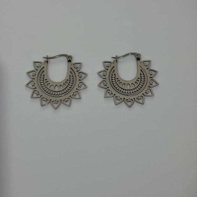 Bohemian Hollow Round Alloy Carved Earrings For Women Ins Style