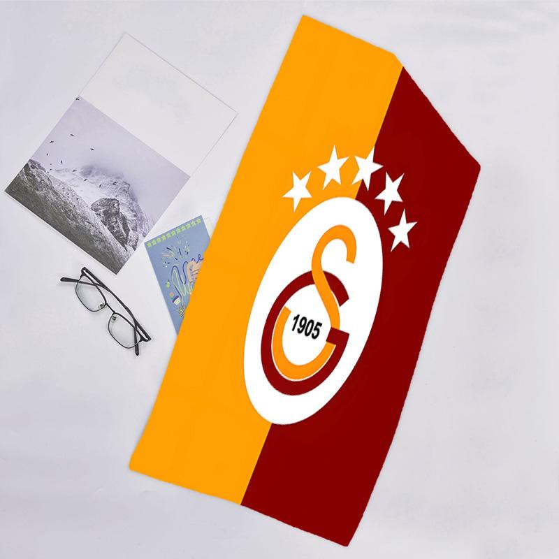 1pc Football Team (13) Beach Towel, Beach and Seaside Swimming Pool Equipment, Fashion Pattern, Rectangular, Travel Essentials