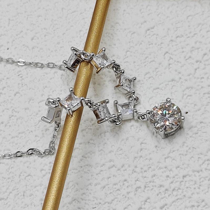 925 Silver Mozzarella Diamond Necklace, Seven-Star Shining Women'S Square High-End Pendant, Collarbone Chain.